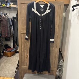 Eileen West small nightgown ribbed knit Black Long Sleeve white crochet trim